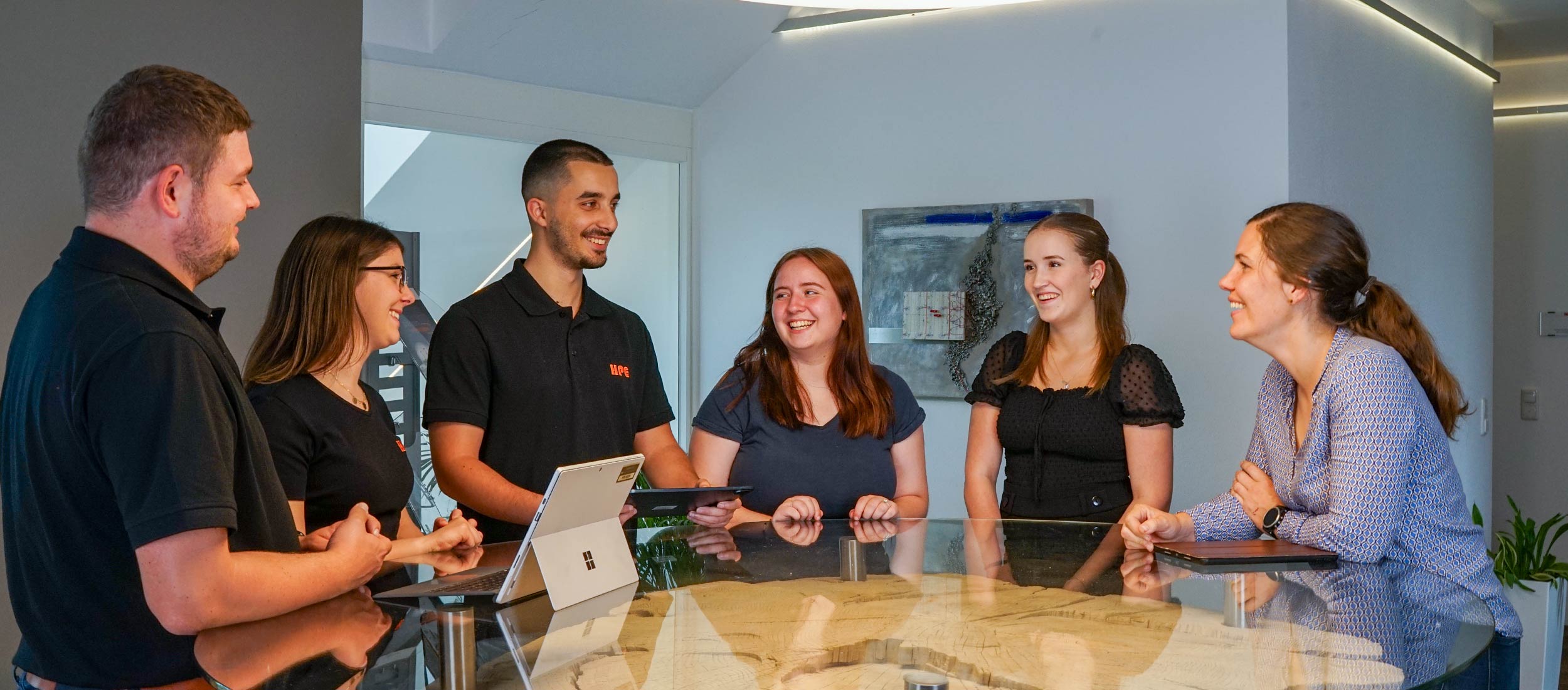 Gruppenfoto der HPE Azubis und Studierenden